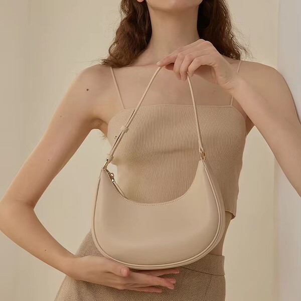 Womens Fashionable and Exquisite Handbags