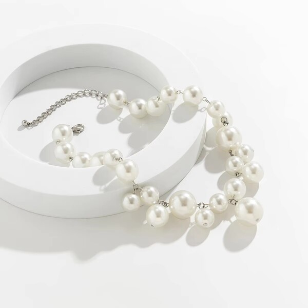 Exaggerated Punk Style Pearl Necklace