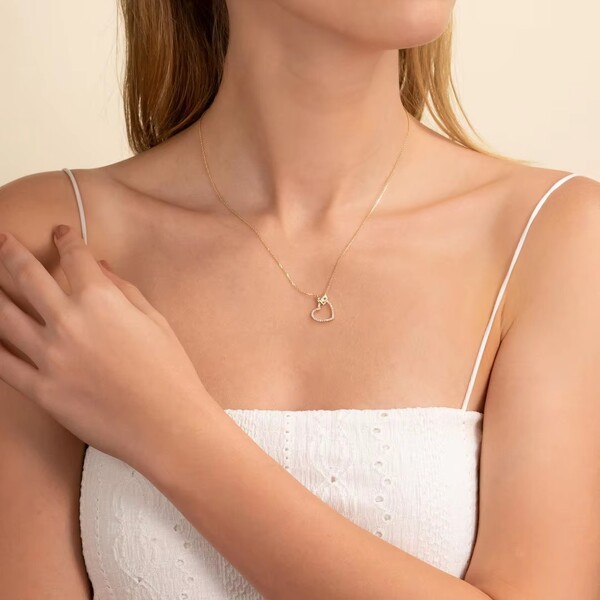 Womens Heart Pendant Necklace