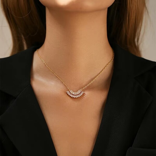 Geometric Fan Pendant Design Necklace
