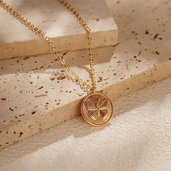 Geometric Round Pendant Butterfly Design Necklace